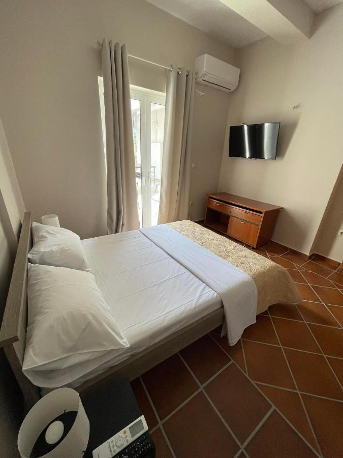 Allagiannis Group Apartments Markopoulo Mesogaias Bagian luar foto