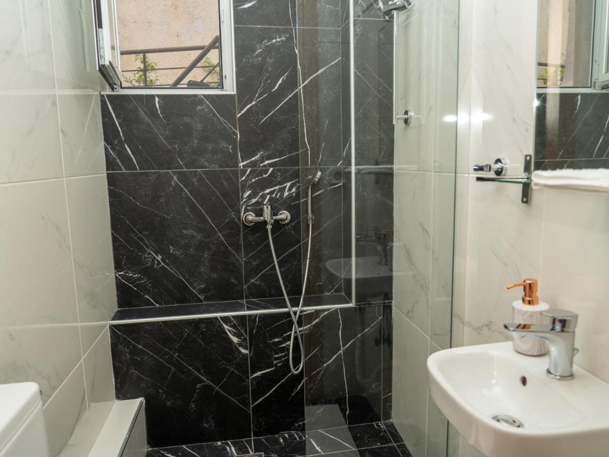 Allagiannis Group Apartments Markopoulo Mesogaias Bagian luar foto