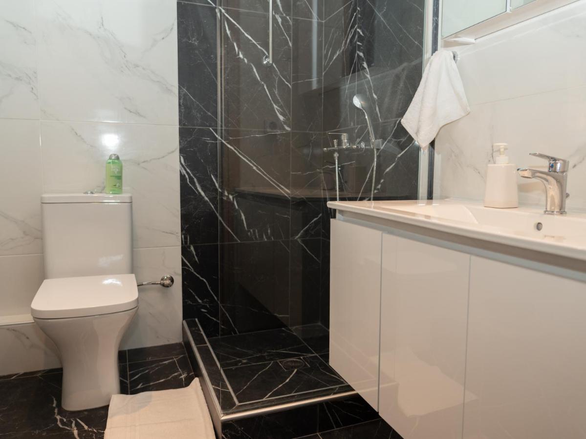 Allagiannis Group Apartments Markopoulo Mesogaias Bagian luar foto